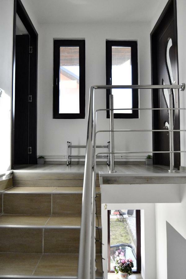 Upstairs Residence Târgu Jiu Dış mekan fotoğraf