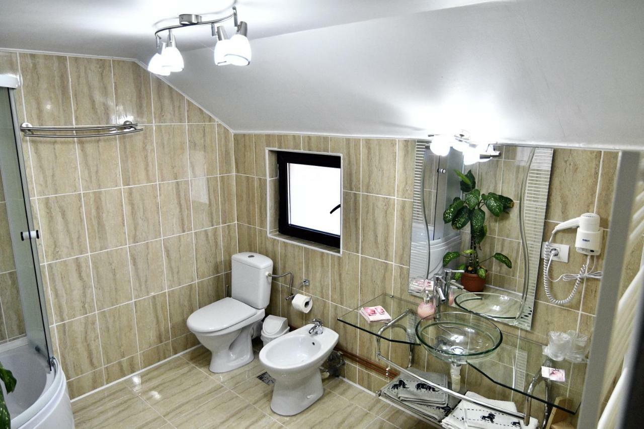Upstairs Residence Târgu Jiu Dış mekan fotoğraf