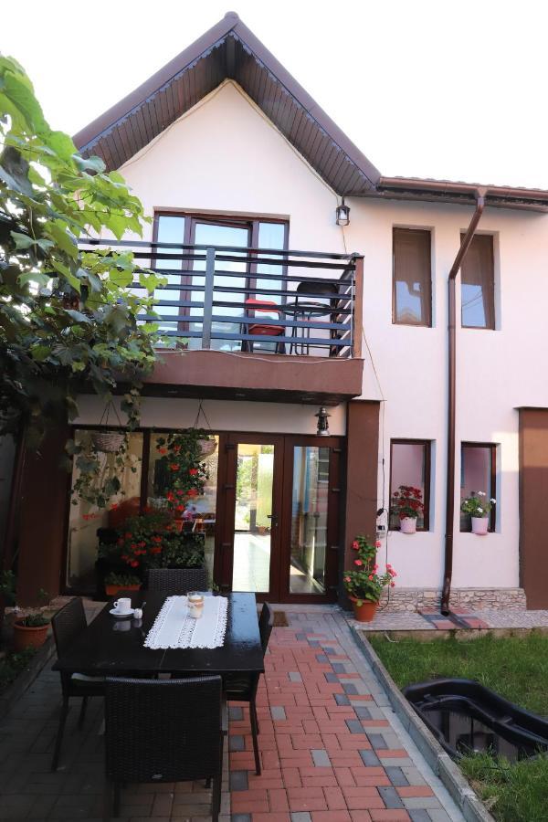 Upstairs Residence Târgu Jiu Dış mekan fotoğraf