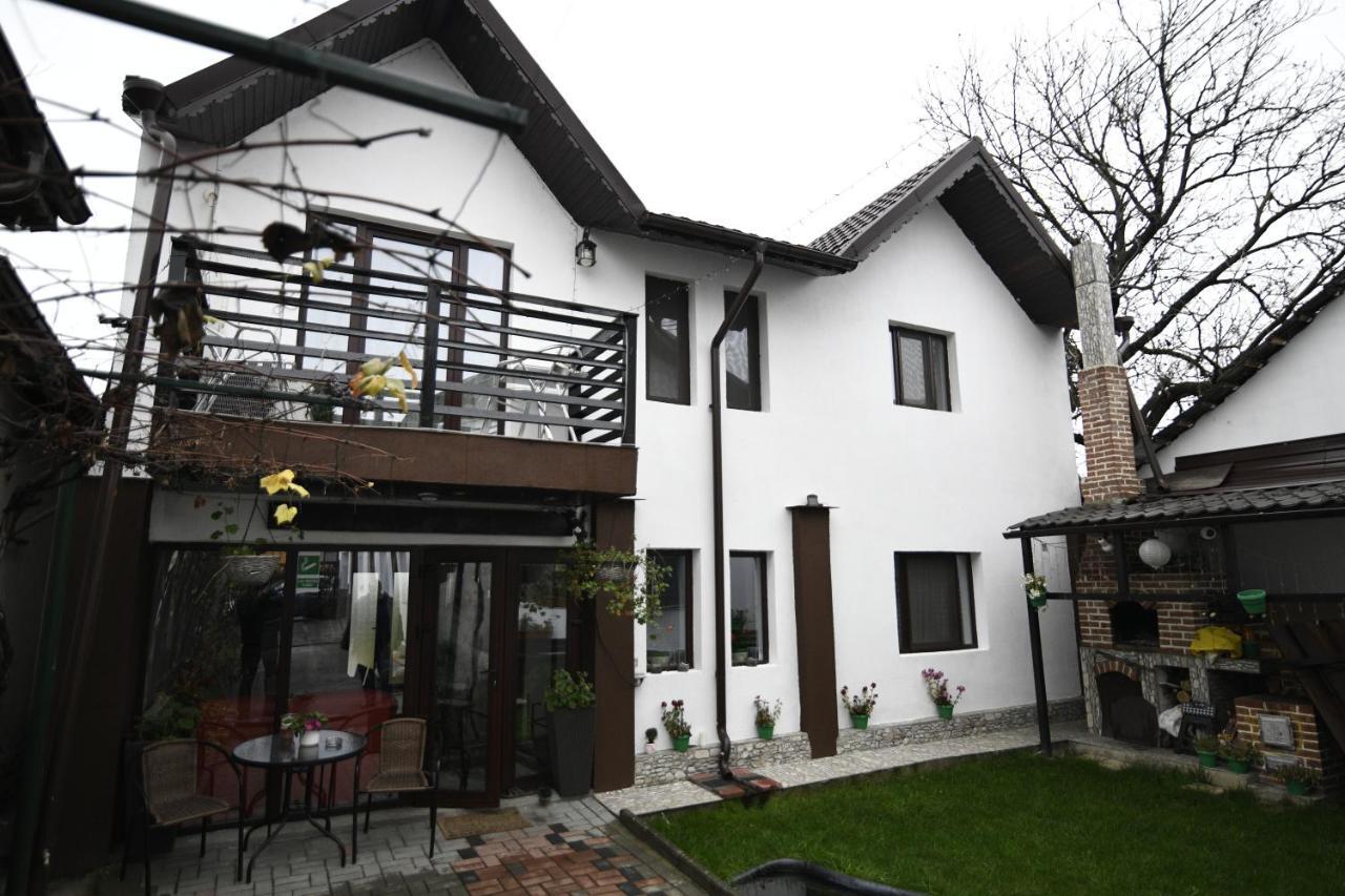 Upstairs Residence Târgu Jiu Dış mekan fotoğraf